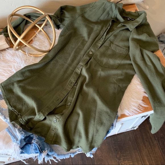Velvet Heart Tops - Velvet Heart army green button up